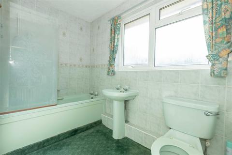 22 Burnham Road, Worthing, BN13 2NN