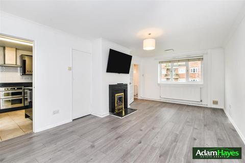 3 bedroom terraced house for sale, Elmshurst Crescent, London N2