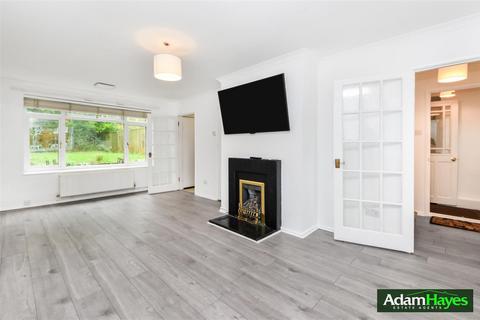 3 bedroom terraced house for sale, Elmshurst Crescent, London N2