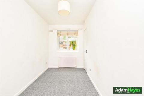 3 bedroom terraced house for sale, Elmshurst Crescent, London N2