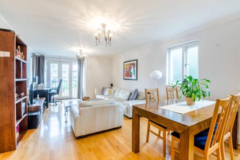 2 bedroom flat for sale, Lumiere Court, Balham, London, SW17