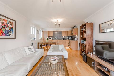 2 bedroom flat for sale, Lumiere Court, Balham, London, SW17