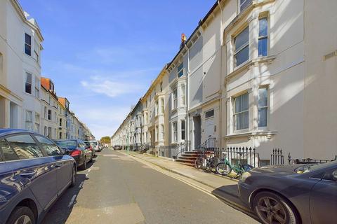 2 bedroom flat for sale, Lansdowne Street, Hove, BN3 1FQ