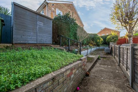 2 Mossdown Close, Belvedere, DA17 5QW