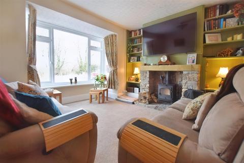 4 bedroom detached house for sale, Carmarthen Road, Newcastle Emlyn