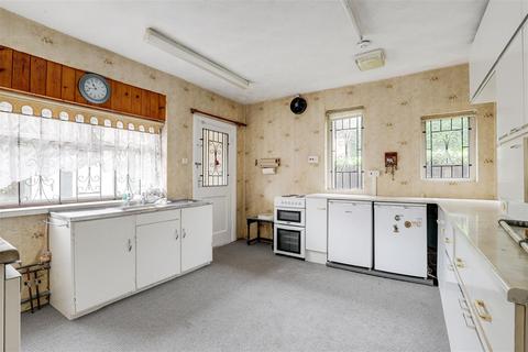 3 bedroom detached bungalow for sale, Radcliffe Road, West Bridgford NG2