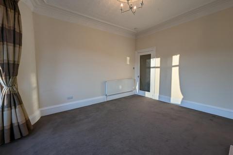 2 bedroom flat to rent, Cardwell Road, Gourock PA19