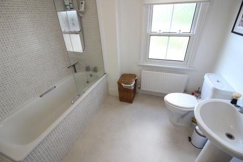 210 Longfellow Road, Worcester Park, KT4 8BA