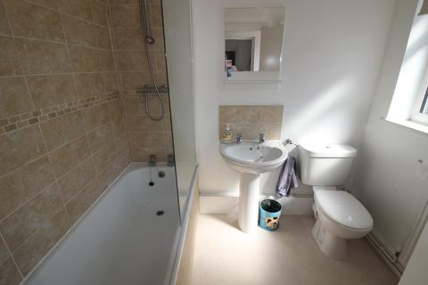 210 Longfellow Road, Worcester Park, KT4 8BA