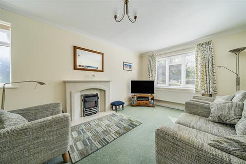 3 bedroom detached house for sale, Selions Close, Chippenham