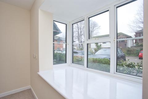 1 bedroom ground floor flat for sale, Queen Street, Deal, CT14