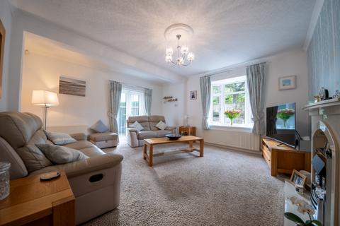 32 Essendine Crescent, Sheffield, S8 8PB