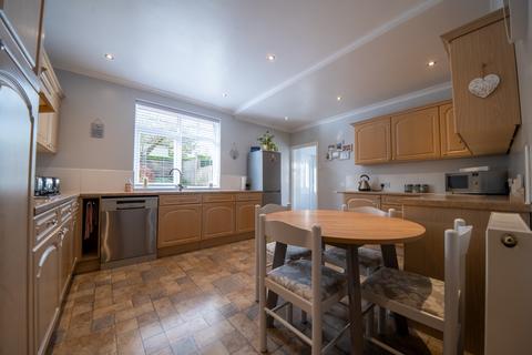 32 Essendine Crescent, Sheffield, S8 8PB