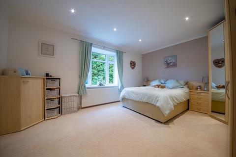32 Essendine Crescent, Sheffield, S8 8PB