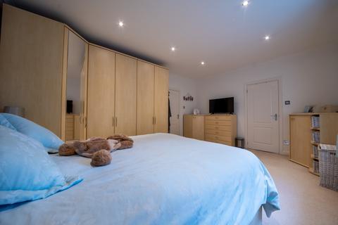 32 Essendine Crescent, Sheffield, S8 8PB