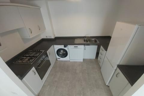 2 bedroom flat to rent, Corral Heights, Chichester, DA8 1SF