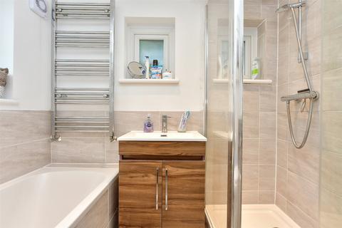 254 Upper Luton Road, Chatham, ME5 7BJ