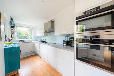 66 Granville Road, London, N12 0HT
