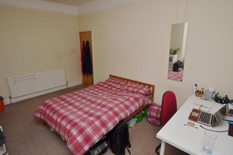 5 bedroom terraced house to rent, Milverton Road, Manchester M14