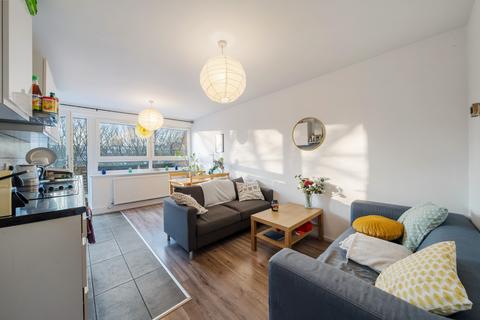 11 Carnoustie Drive, London, N1 0DS