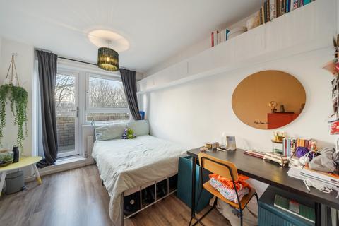 11 Carnoustie Drive, London, N1 0DS
