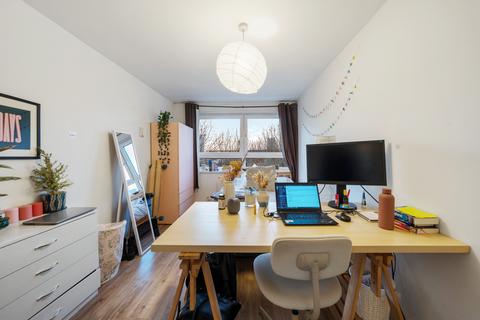 11 Carnoustie Drive, London, N1 0DS