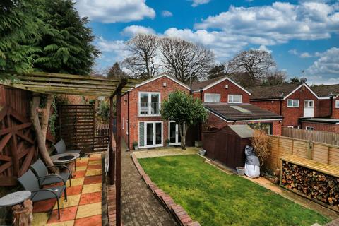 3 bedroom semi-detached house for sale, Tinshill Road, Cookridge, Leeds, West Yorkshire, LS16