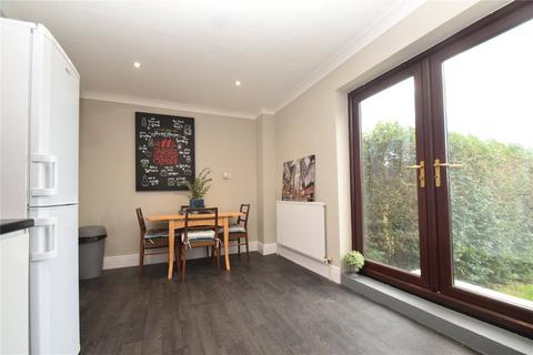 23 Endcliff Crescent, Scarborough, YO12 6HZ