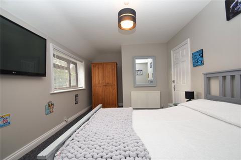 23 Endcliff Crescent, Scarborough, YO12 6HZ