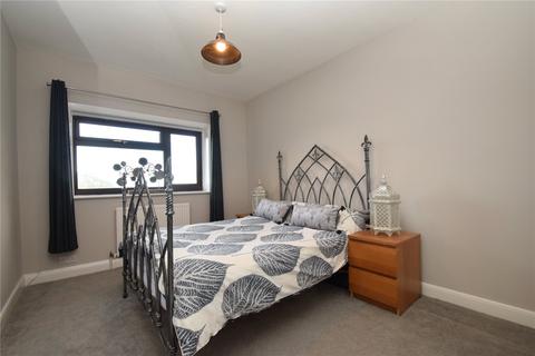 23 Endcliff Crescent, Scarborough, YO12 6HZ