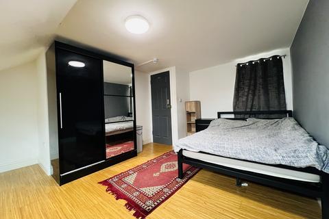 undefined, Park Avenue, Barking IG11