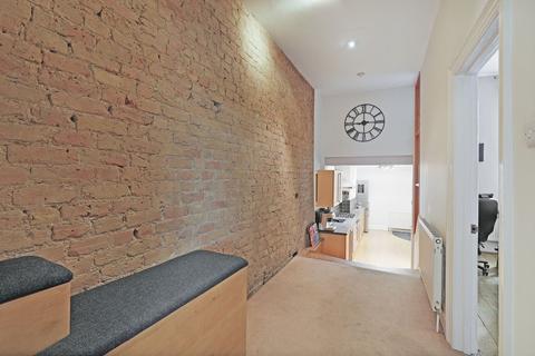 2 bedroom apartment for sale, Queens Road, Buckhurst Hill, IG9