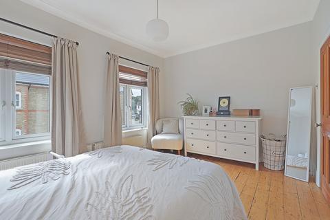 2 bedroom apartment for sale, Queens Road, Buckhurst Hill, IG9