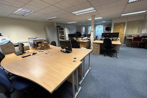 Office to rent, Stourbridge Road, Halesowen, West Midlands