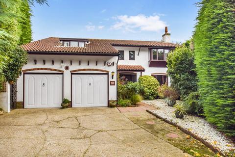 4 bedroom detached house for sale, Eastbourne Road, Seaford BN25