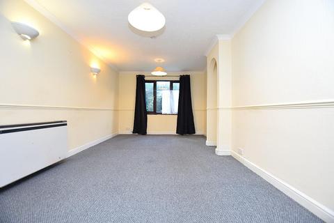 2 bedroom flat to rent, Capstan Close, Chadwell Heath, RM6