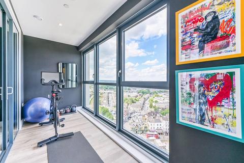 1 bedroom flat for sale, London Square Croydon, Croydon CR0