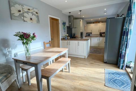 39 Cockshutt Drive, Sheffield, S8 7DW