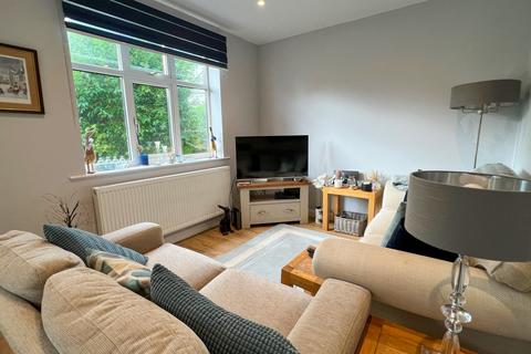 39 Cockshutt Drive, Sheffield, S8 7DW