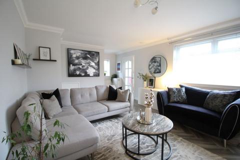 28 Dale Crescent, Irvine, KA12 0RX