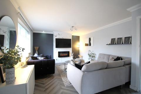 28 Dale Crescent, Irvine, KA12 0RX