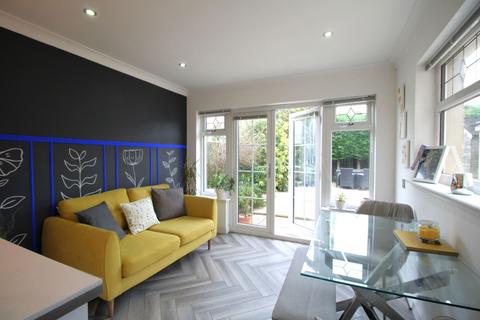 28 Dale Crescent, Irvine, KA12 0RX
