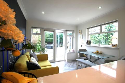 28 Dale Crescent, Irvine, KA12 0RX