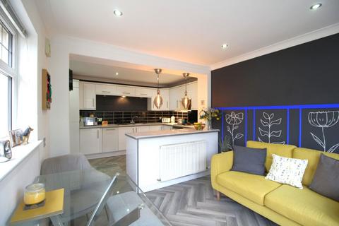 28 Dale Crescent, Irvine, KA12 0RX