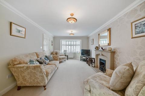 6 Crosier Close, London, SE3 8NT