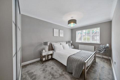 6 Crosier Close, London, SE3 8NT