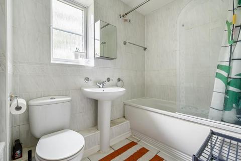 2 bedroom flat for sale, High Wycombe,  Buckinghamshire,  HP13