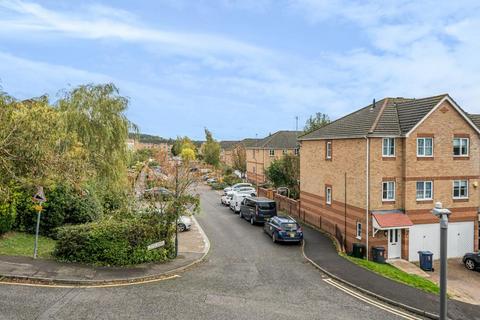 2 bedroom flat for sale, High Wycombe,  Buckinghamshire,  HP13