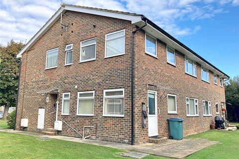 2 bedroom flat for sale, Elm Place, Rustington, Littlehampton, West Sussex, BN16