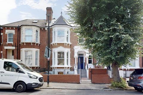 2 bedroom flat for sale, Stapleton Hall Road, London